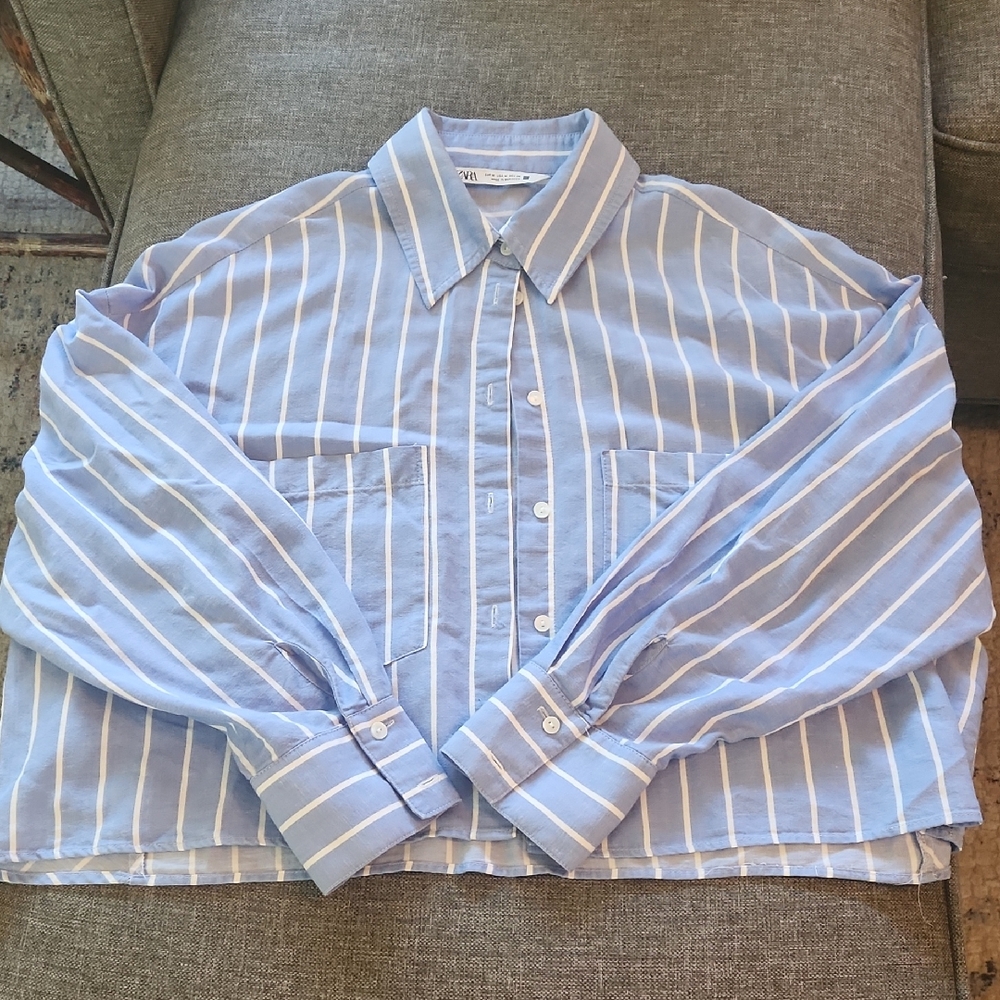 Zara Light Blue and White Striped Cropped Blouse